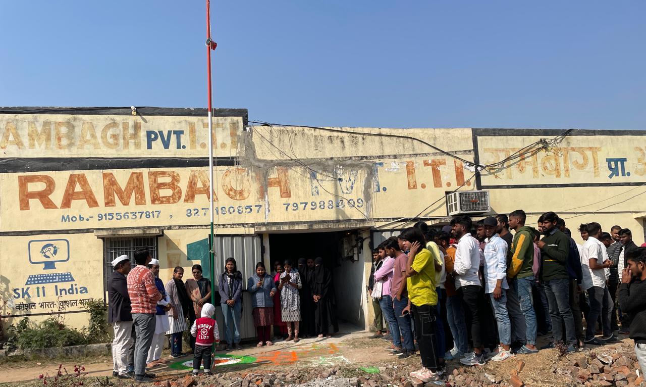 Flag Weighing Photo 4